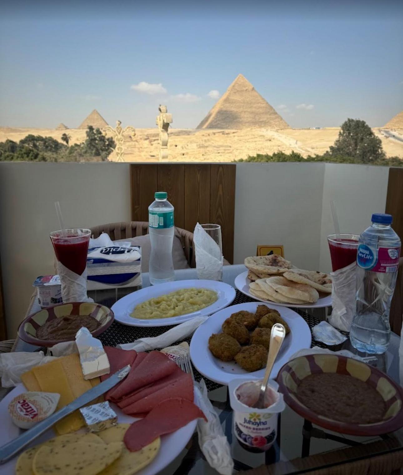 Отель Pyramids On The Spot View Kafrat al Jabal Экстерьер фото